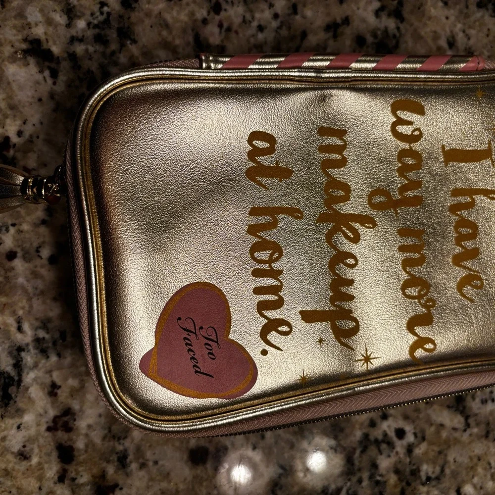 Too Faced Gold Makeup with eye shadow Best Year Ever 2018 Holiday Palette 2017